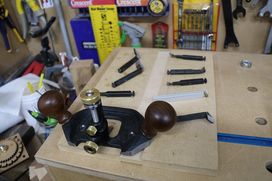 Plain Veritas “Router Plane” Box.