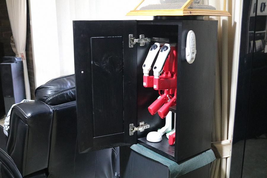 “RAY Gun” Cabinet.