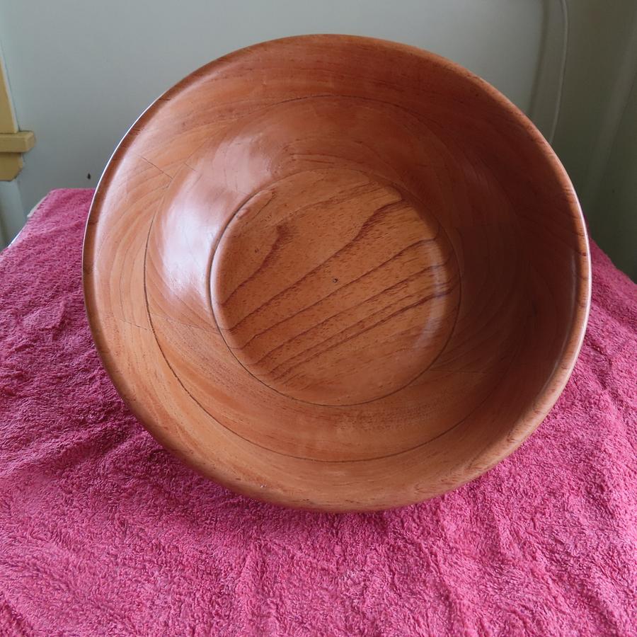 Bowl made with Scroll Saw. 