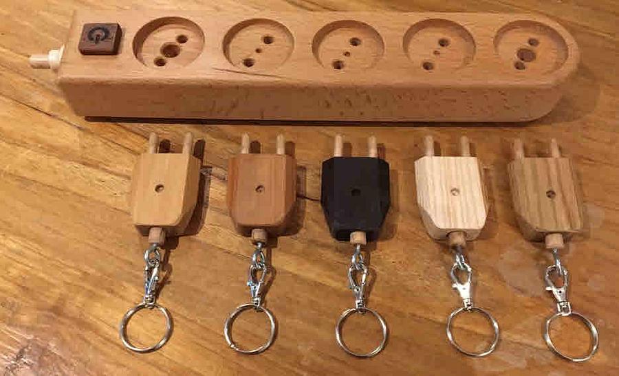 Keychains and keychain rack