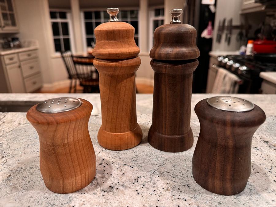Salt & Pepper Mills and Shakers