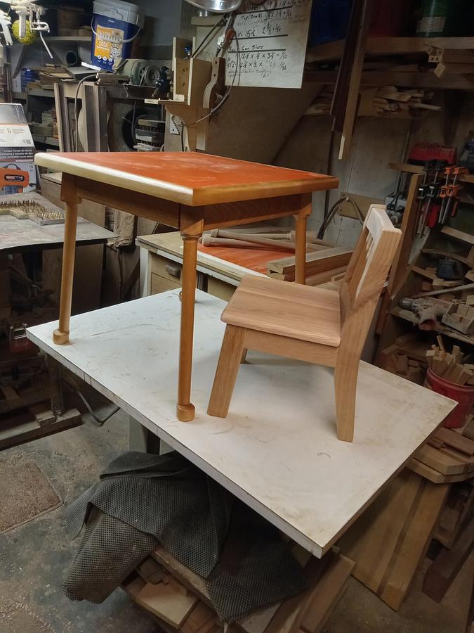 Small child table &chair 
