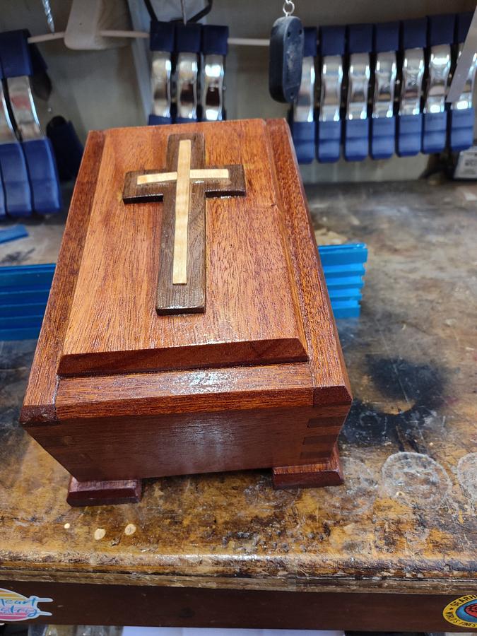 MY MOMS URN 