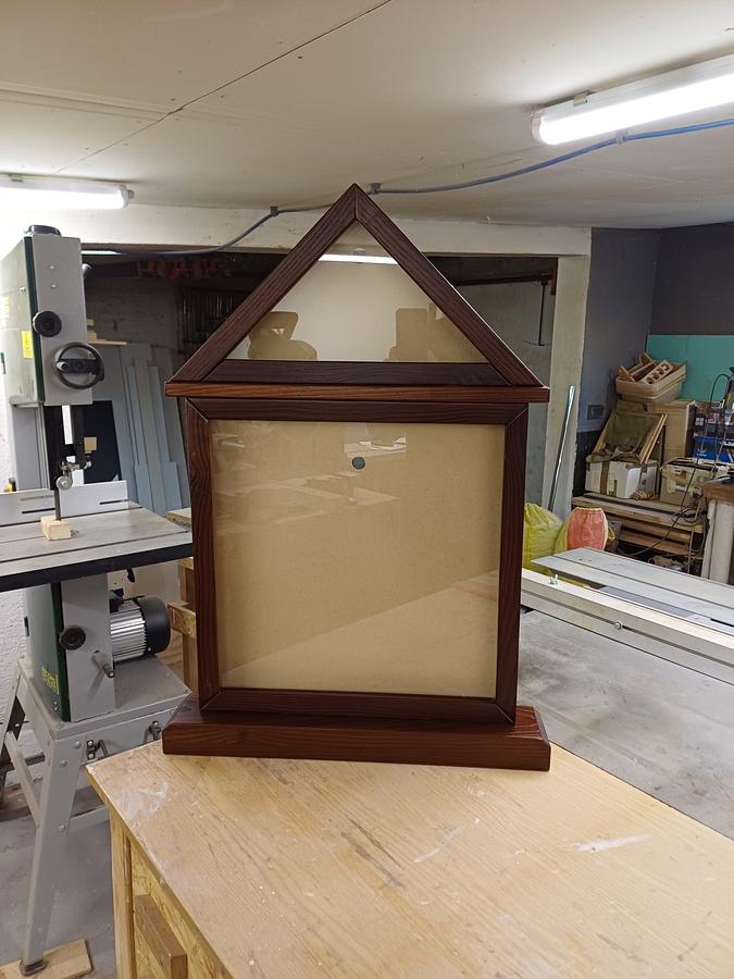 MEMORIAL OR GIFT FLAG BOX FOR TWO TYPES OF FLAGS