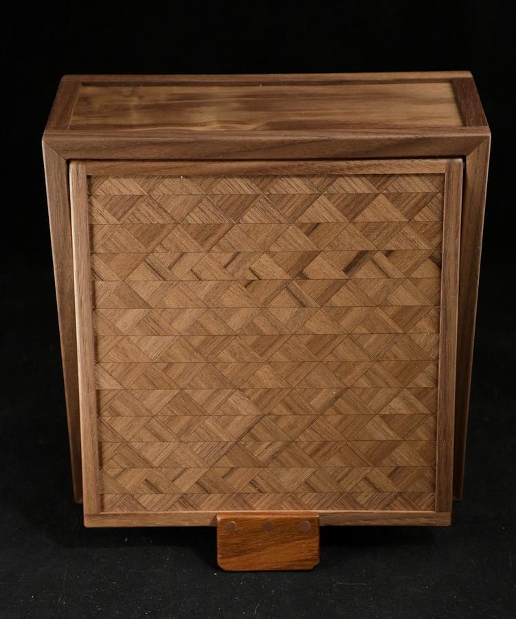 Lid with a Box