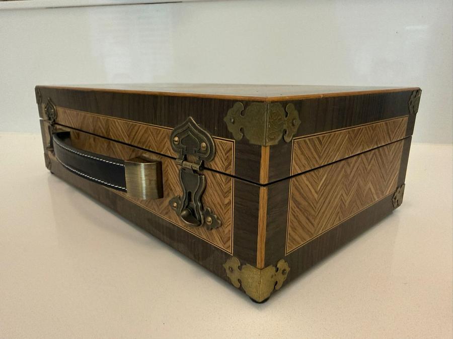 Petanque boules Box