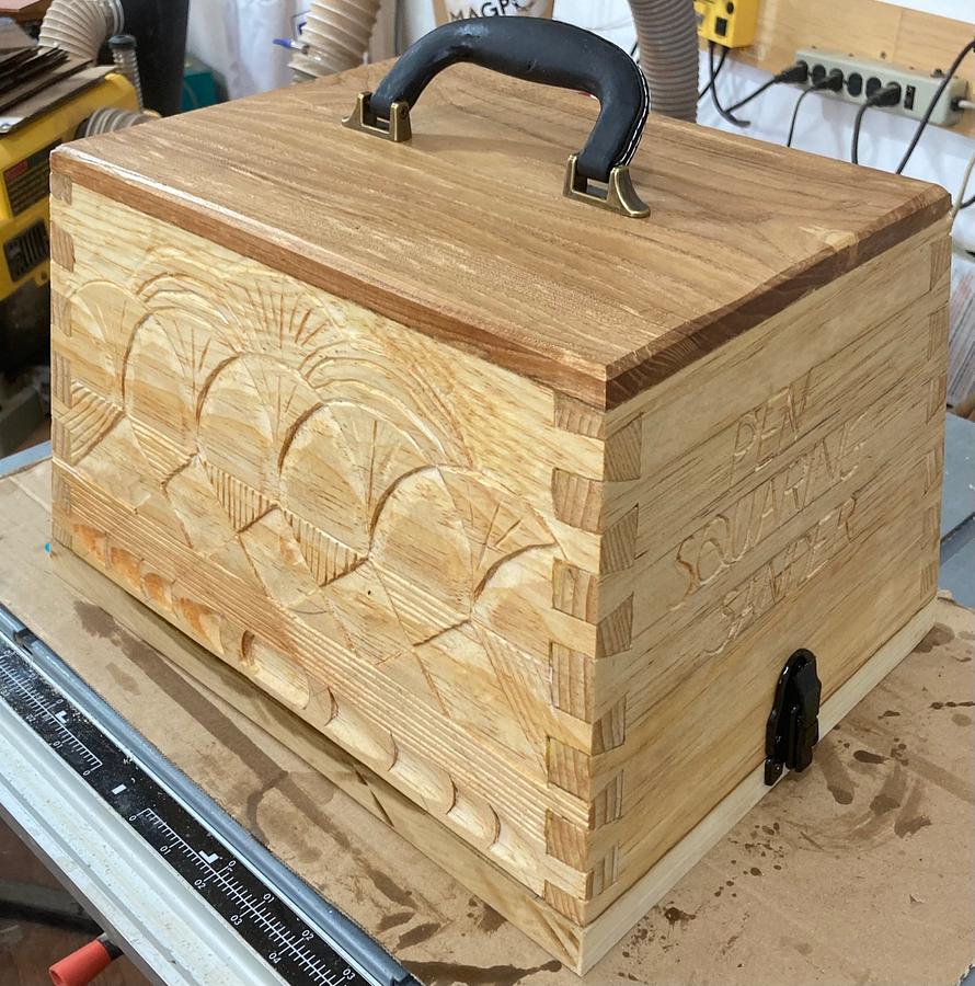 Storage box for pen squaring sander