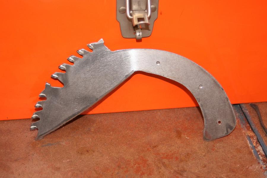 Saw blade knife