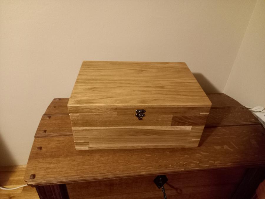 WOODEN BOX