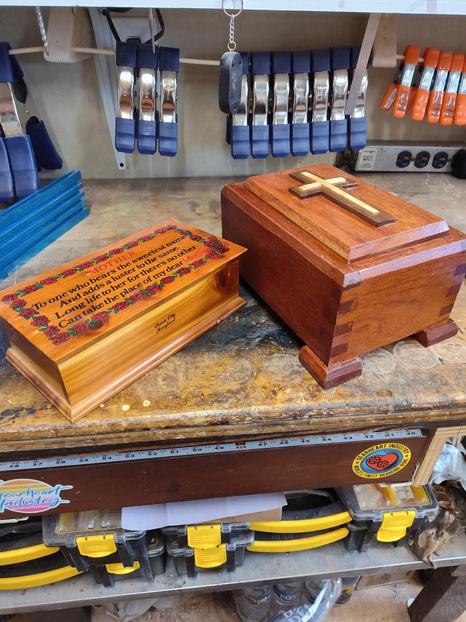 MY MOMS URN 