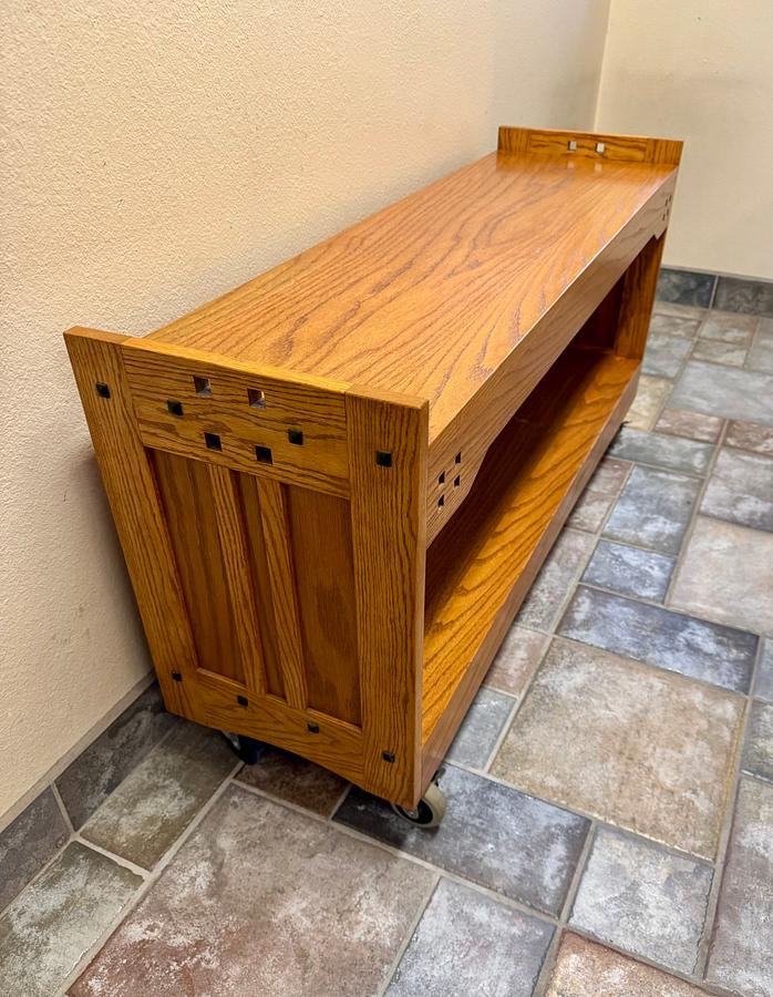 Arts And Crafts Style Laundry Bench
