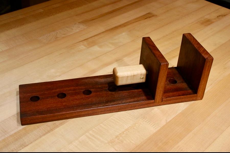 How I built a Deadman that fits almost any workbench 
