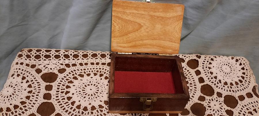 BASIC KEEPSAKE BOX WITH HINGED LID