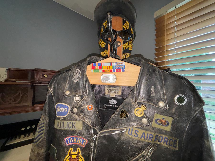 Coat hangar