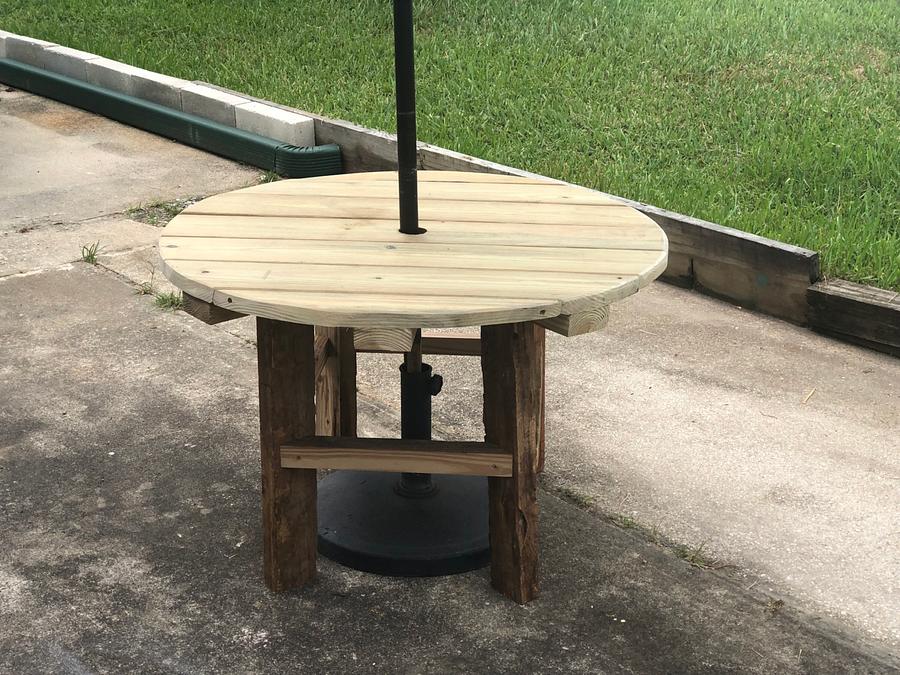 Umbrella table