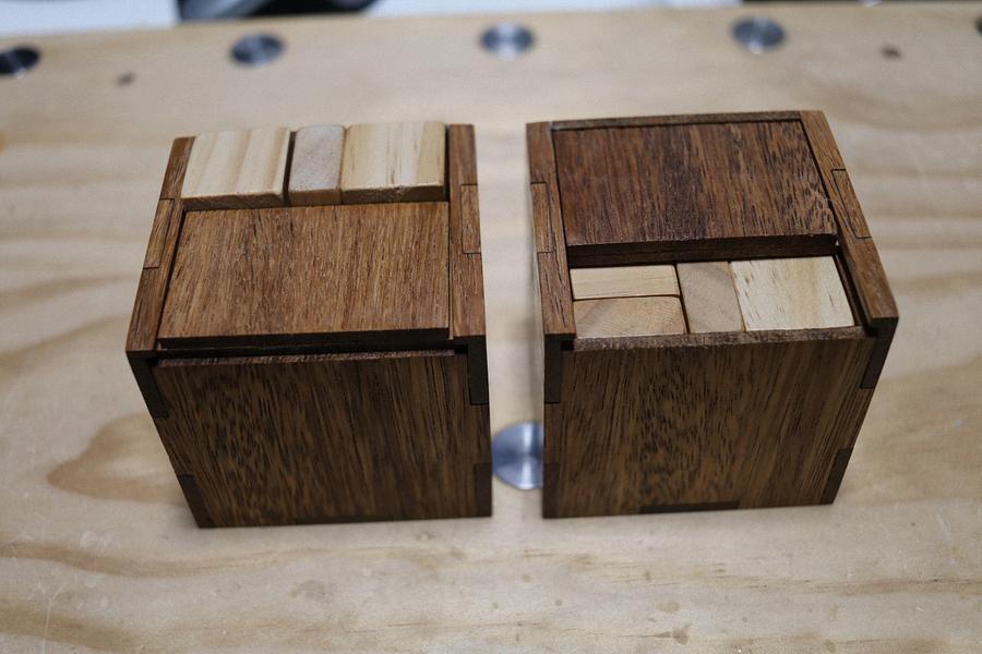 “Guillotine” Packing Puzzle.