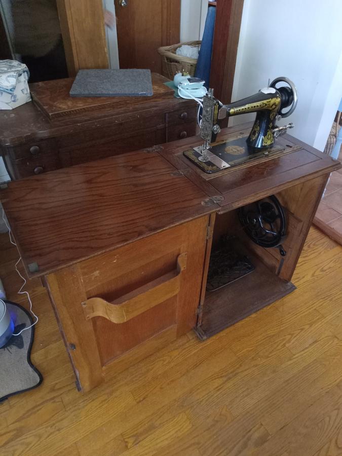 1911 sewing machine cabinet 