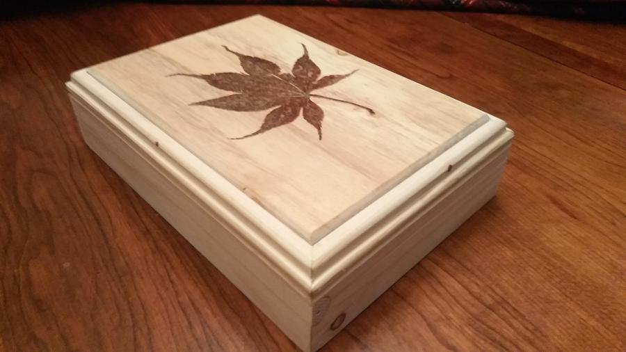 Maple Leaf Box