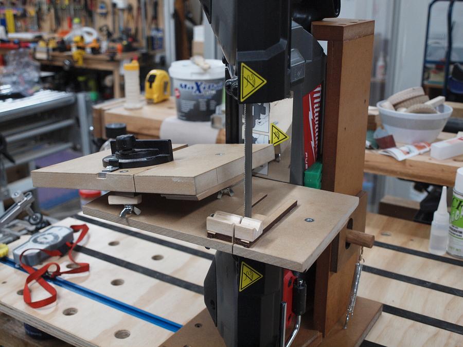 Portable Cordless Bandsaw Jig.