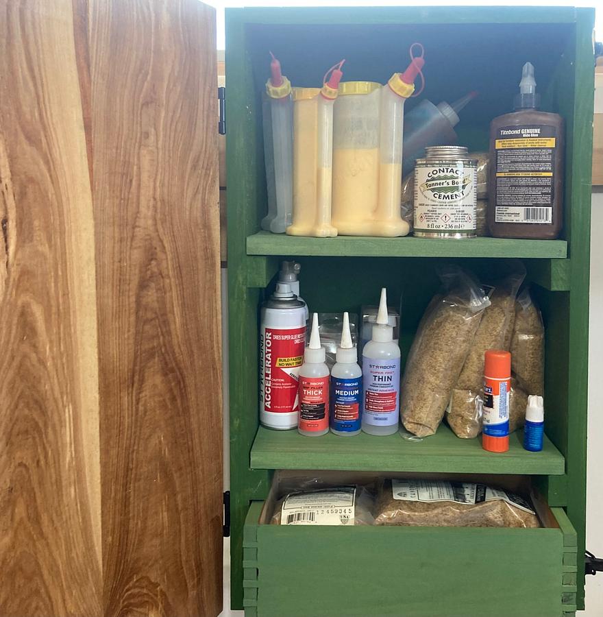 Glue cabinet