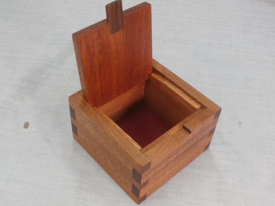 small tilt up lid boxes