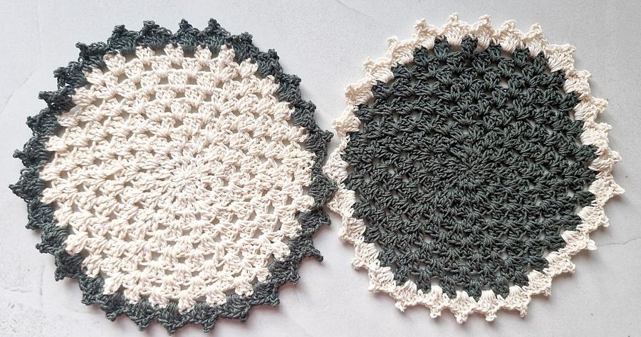 The Granny Stitch Round Farmhouse Placemat With Pointed Picot Border