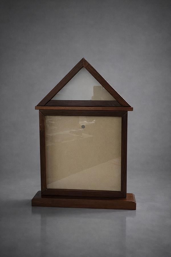 MEMORIAL OR GIFT FLAG BOX FOR TWO TYPES OF FLAGS