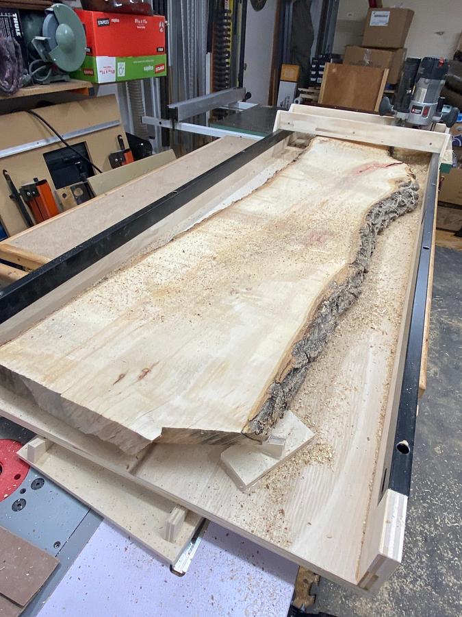 Live edge flattening jig