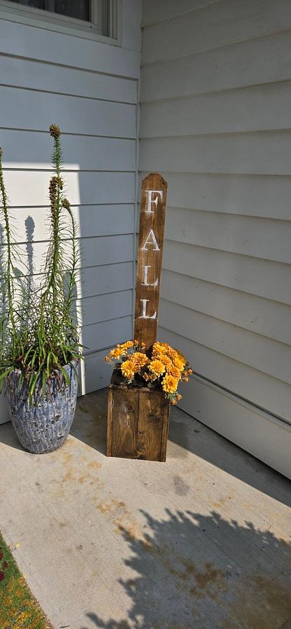 Fall vertical planter