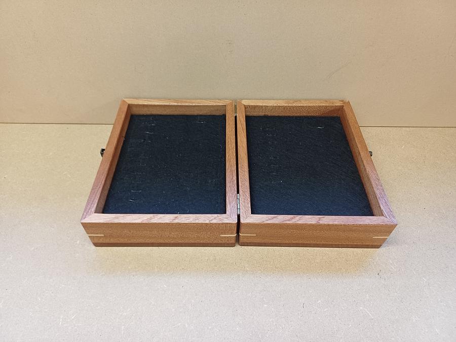 BADGES COLLECTION BOXES