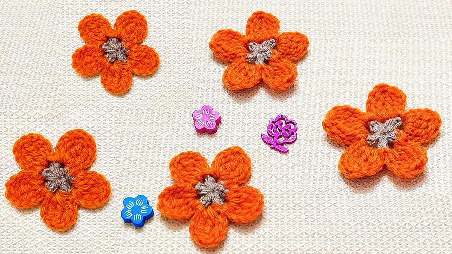 Crochet Flower using Treble Crochet