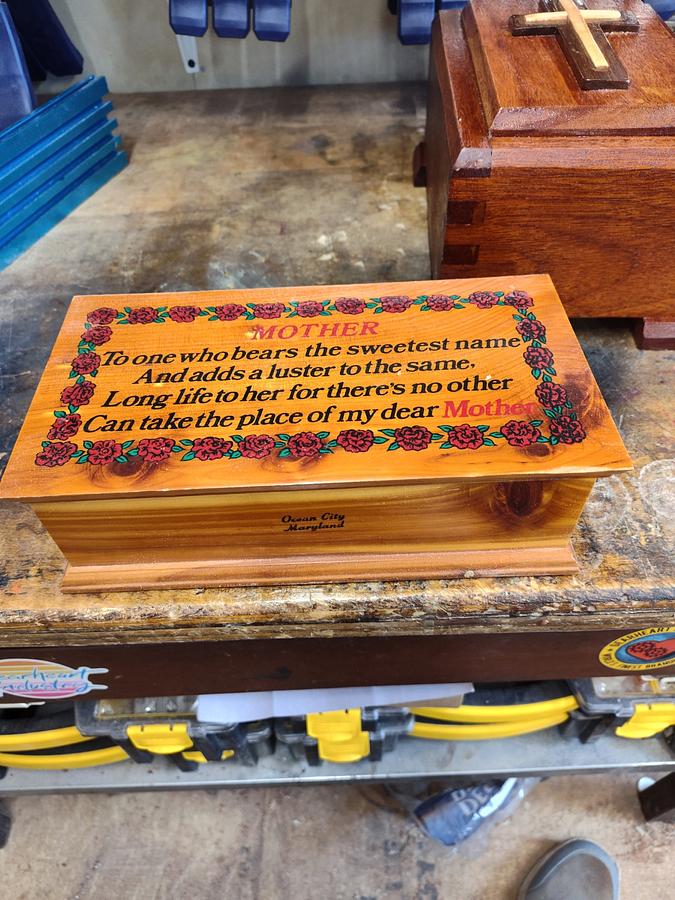 MY MOMS URN 