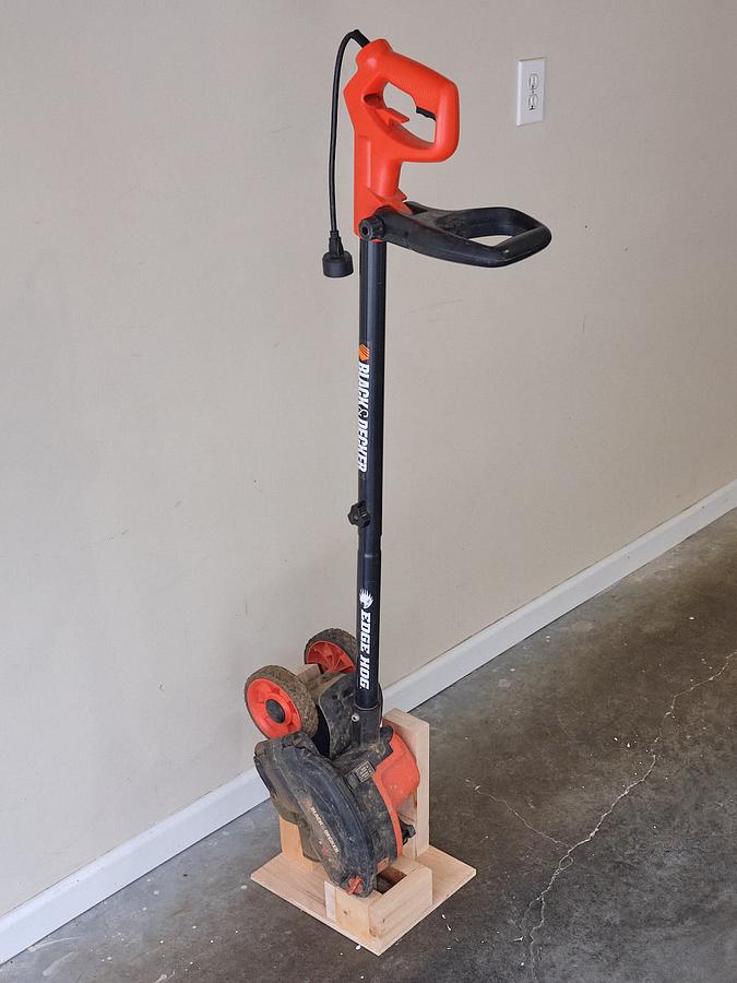 Space-saving Lawn Edger Stand