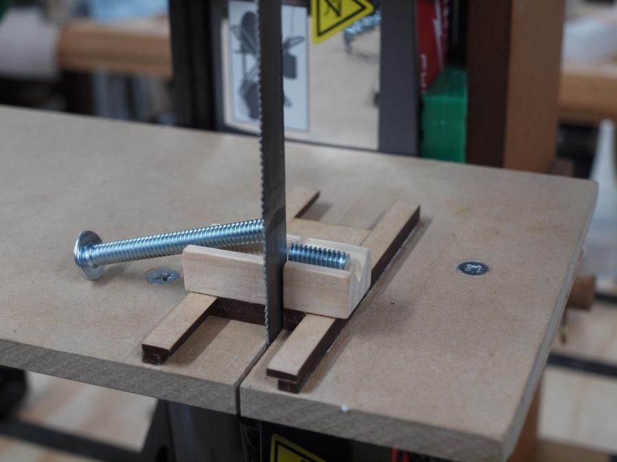 Portable Cordless Bandsaw Jig.