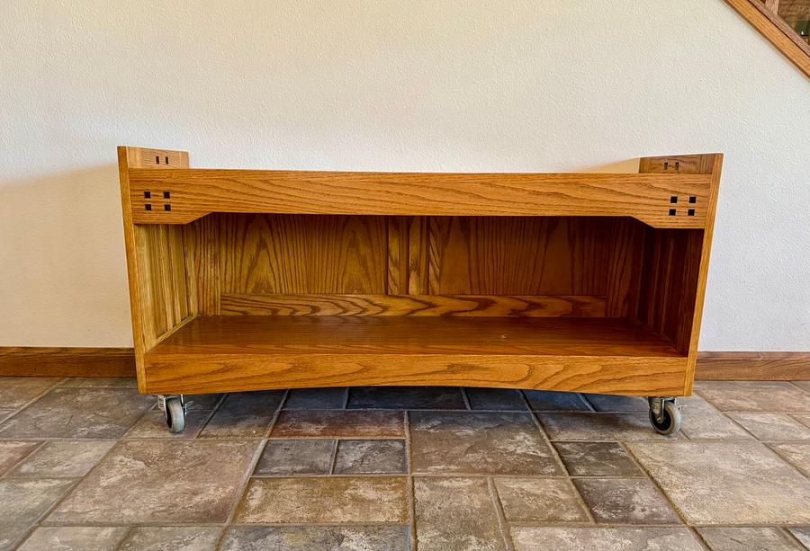 Arts And Crafts Style Laundry Bench