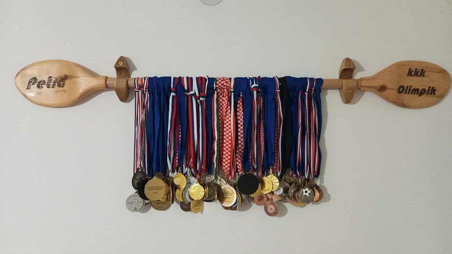 OAR - MEDALS HANGER