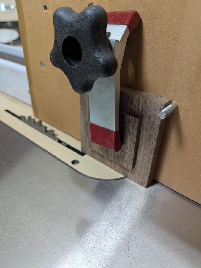 Table saw fence tenoning jig.