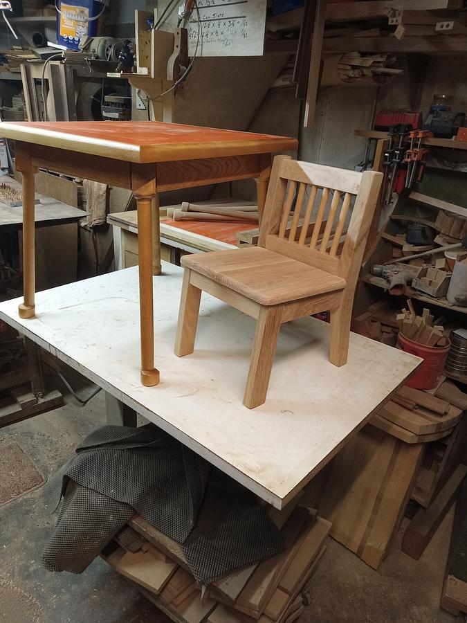 Small child table &chair 