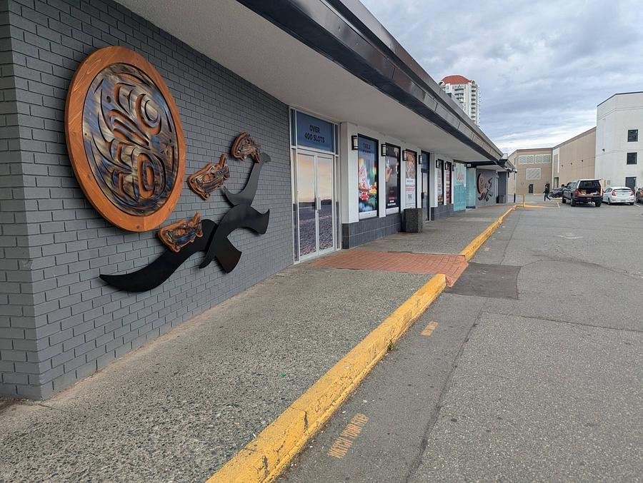 Casino, Indigenous wall Art Collaboration