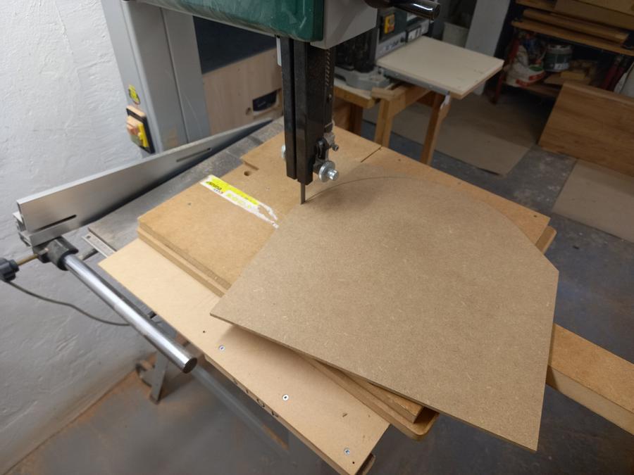 MDF CIRCLES / CIRCLE CUTTING JIG