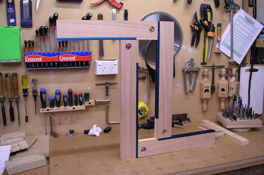 Adjustable Oblong Routing Jig