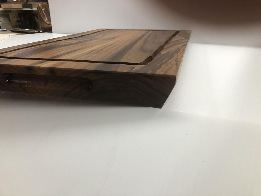 Live edge cutting board