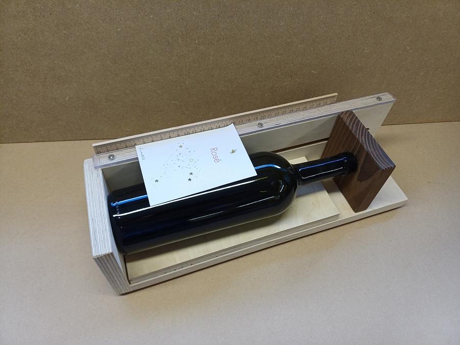 BOTTLE LABELING JIG