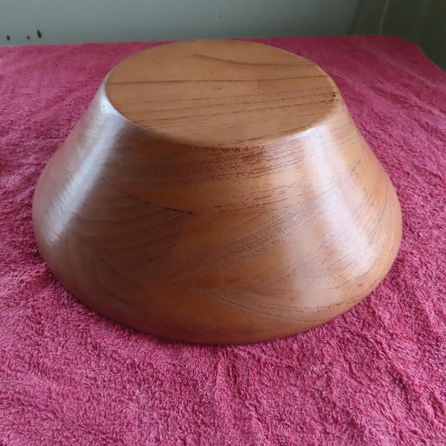 Bowl made with Scroll Saw. 