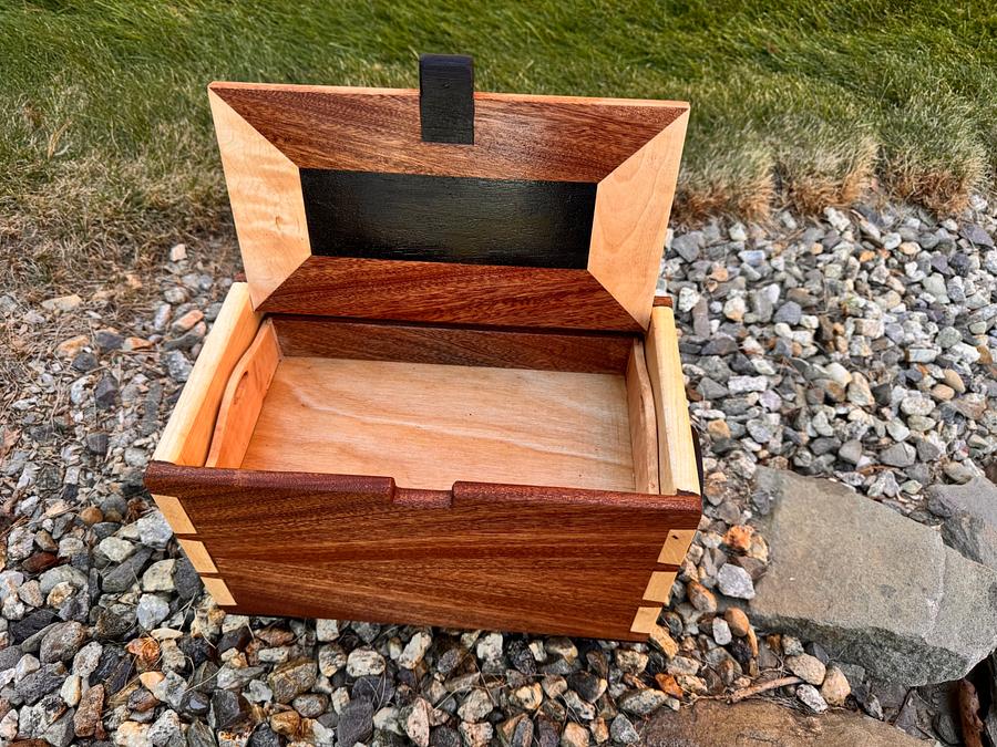 Keepsake Box in Sapele and Maple