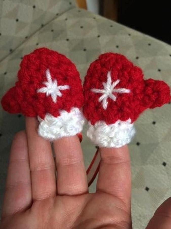 Mini Mittens Ornament