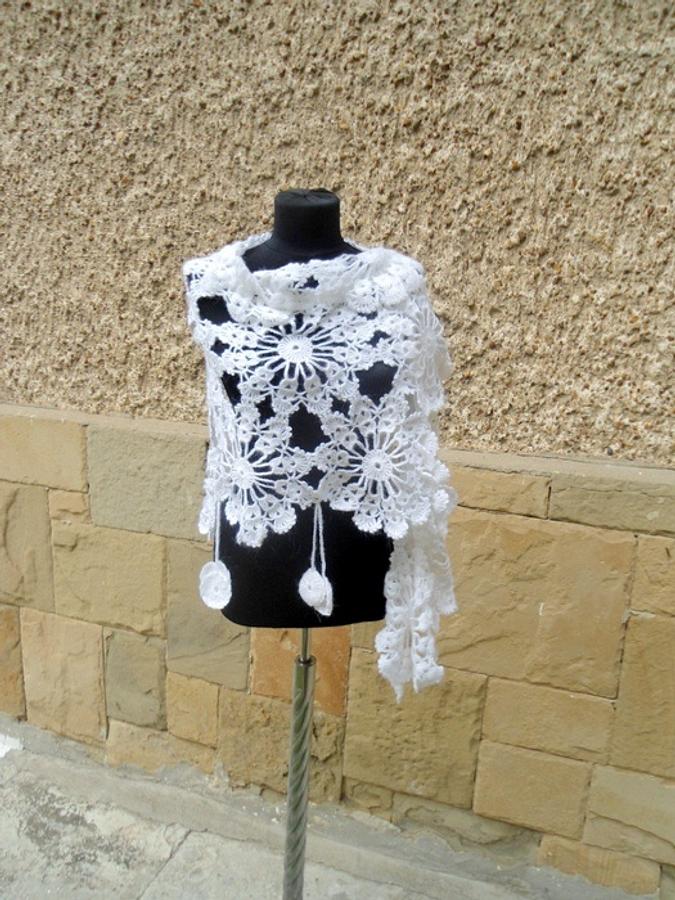 Wedding Shawl, Bridal White Shawl, Lace Bridesmaid Fashion, Crochet Wedding Cape