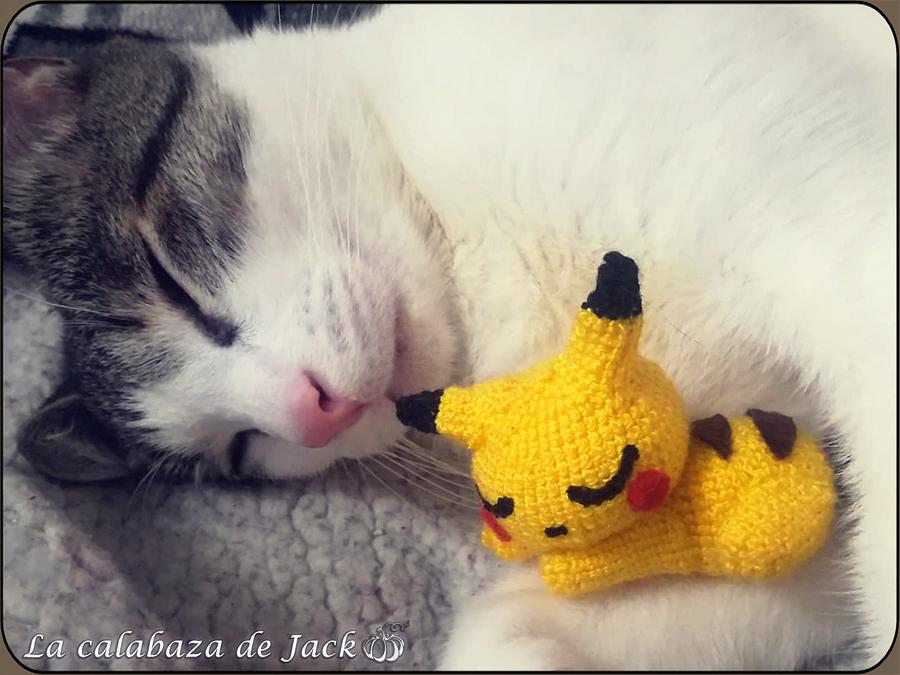 Sleepy Pikachu Amigurumi - Pokemon - La Calabaza de Jack