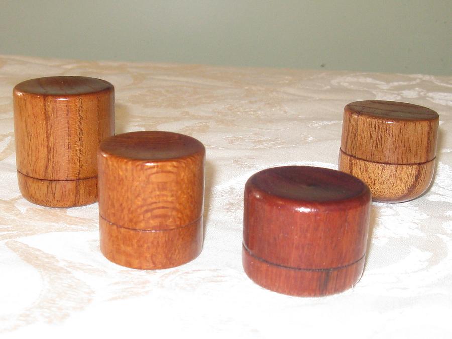 SMALL LIDDED BOXES