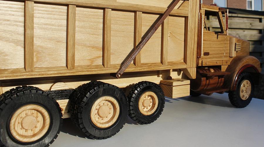 Freightliner dump truck (toys and joys)